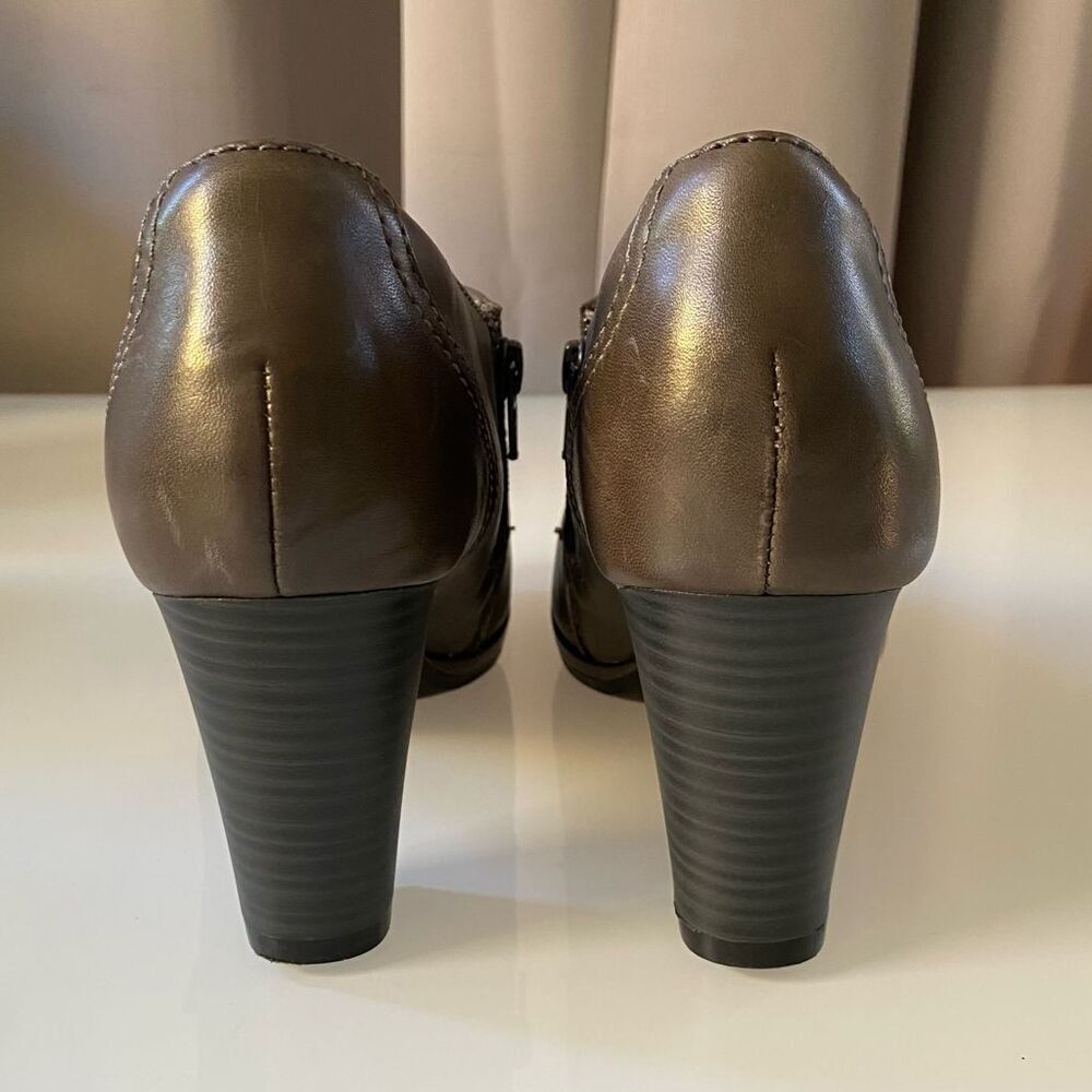 Clarks Collection Gray Taupe Leather Heel Loafers… - image 5